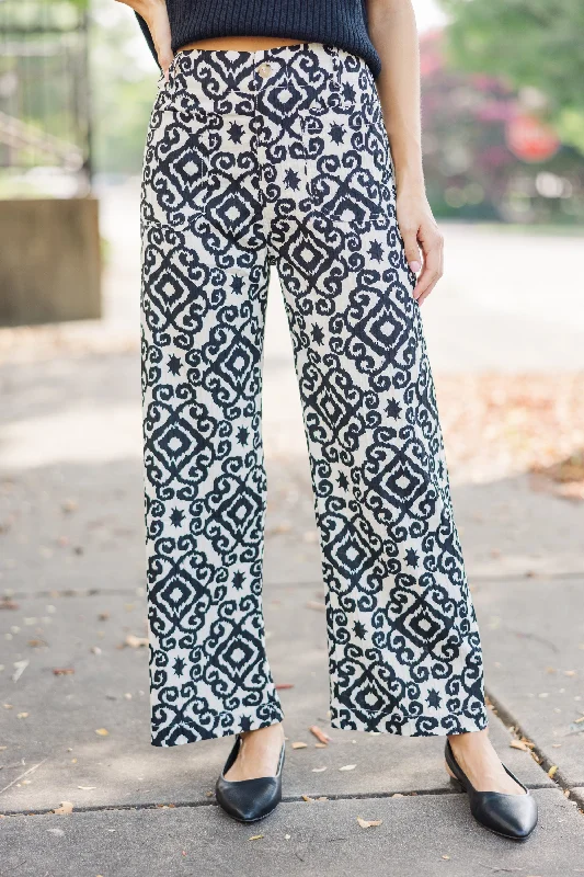 Something To See Black Medallion Print Pants