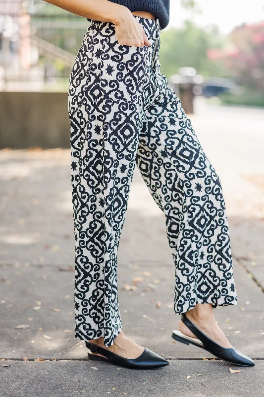 Something To See Black Medallion Print Pants