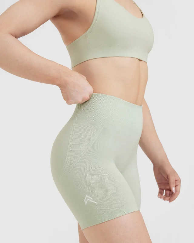 Effortless Seamless Shorts | Tea Green